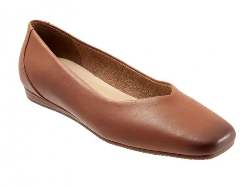 Softwalk Vellore - Women's Flat Tan (253)